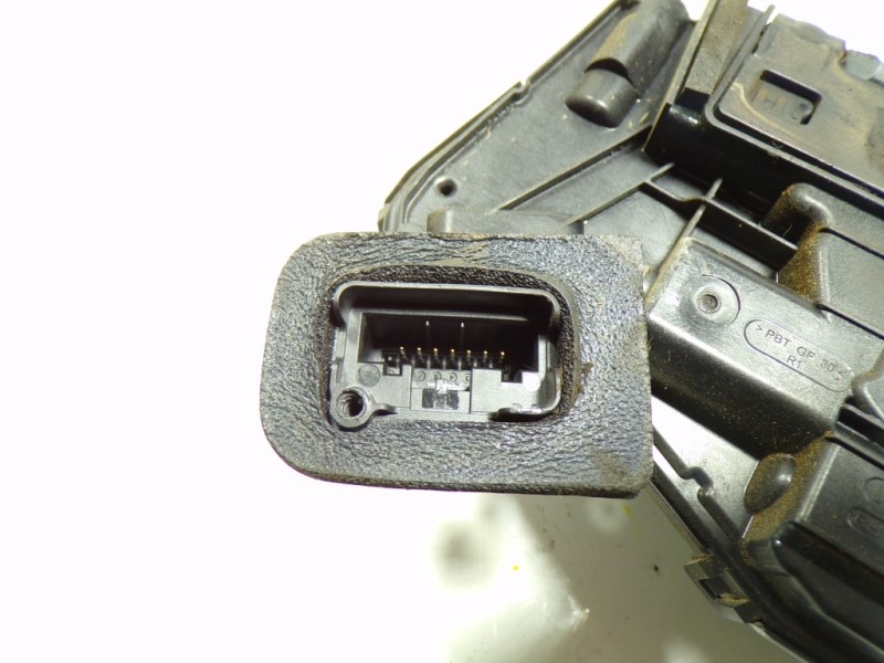 Recambio de cerradura puerta delantera derecha para seat arona 1.0 tsi referencia OEM IAM 5TB837016A 5TB837016A 