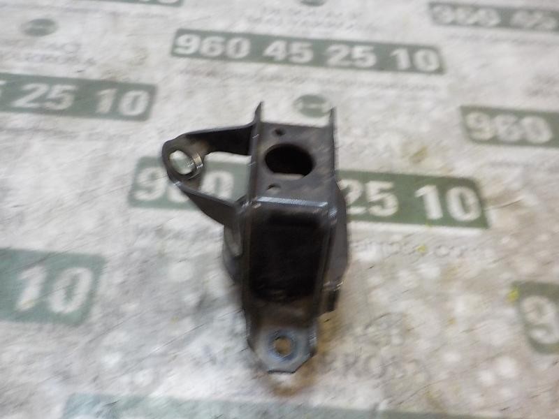 Recambio de soporte motor derecho para toyota aygo 1.0 cat referencia OEM IAM 123050Q031  