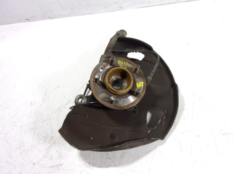 Recambio de mangueta delantera derecha para land rover discovery 4 tdv6 se referencia OEM IAM LR014140  