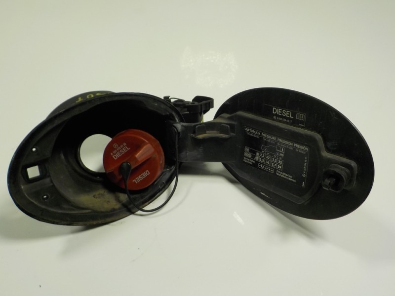 Recambio de tapa combustible para mercedes-benz clase m (w164) 3.0 cdi cat referencia OEM IAM A1647570006  