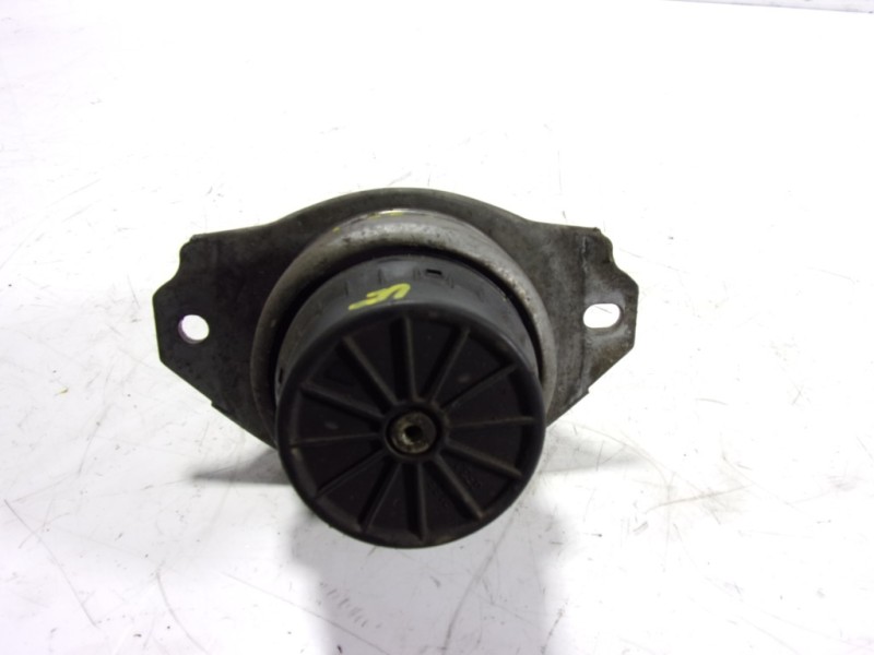 Recambio de soporte motor izquierdo para land rover discovery 4 tdv6 se referencia OEM IAM LR014113  