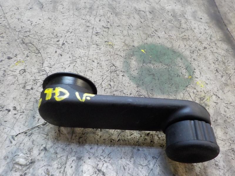 Recambio de maneta elevalunas trasera derecha para dacia logan ii 1.2 16v cat referencia OEM IAM 8200673745  