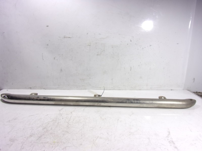 Recambio de estribo para land rover discovery 4 tdv6 se referencia OEM IAM   