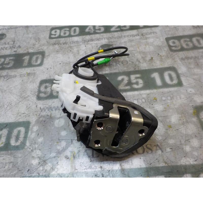 Recambio de cerradura puerta trasera derecha para toyota yaris 1.0 cat referencia OEM IAM 690500D310  