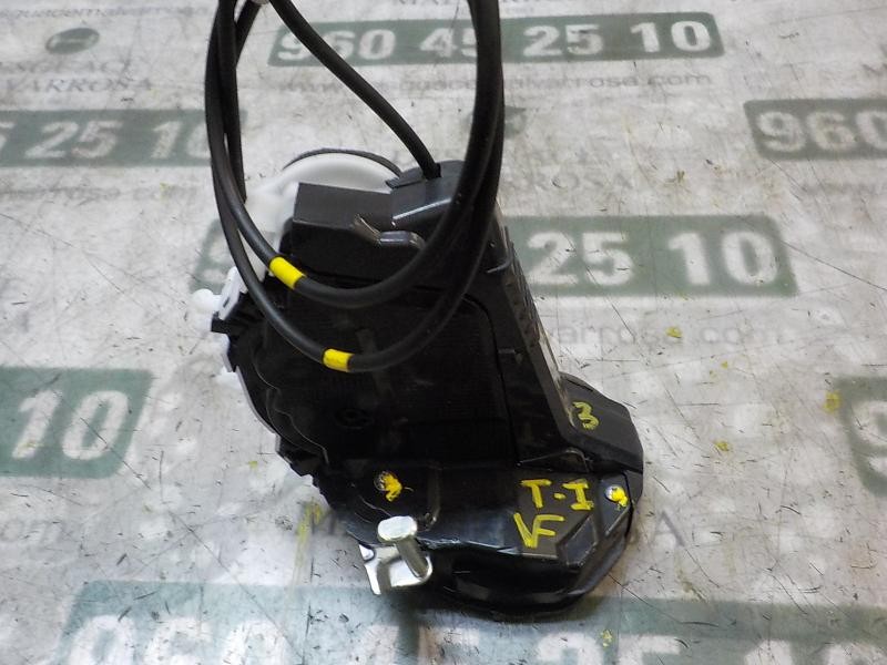 Recambio de cerradura puerta trasera izquierda para toyota yaris 1.0 cat referencia OEM IAM 690600D310  