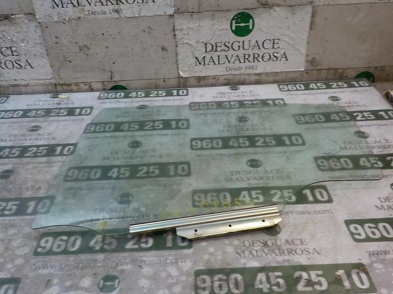 Recambio de cristal puerta trasero izquierdo para toyota yaris 1.0 cat referencia OEM IAM 681400D200  