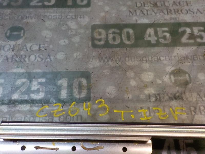 Recambio de cristal puerta trasero izquierdo para toyota yaris 1.0 cat referencia OEM IAM 681400D200  