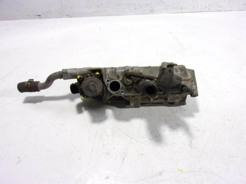 Recambio de valvula egr para land rover discovery 4 tdv6 se referencia OEM IAM LR018752 701881050 