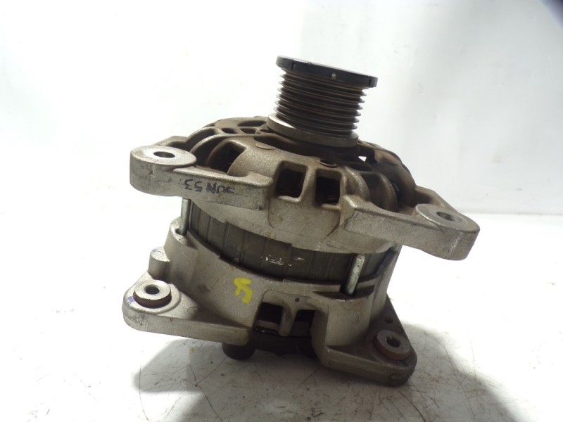 Recambio de alternador para dacia sandero 0.9 tce cat referencia OEM IAM 231000861R 231005079R F000BL0456