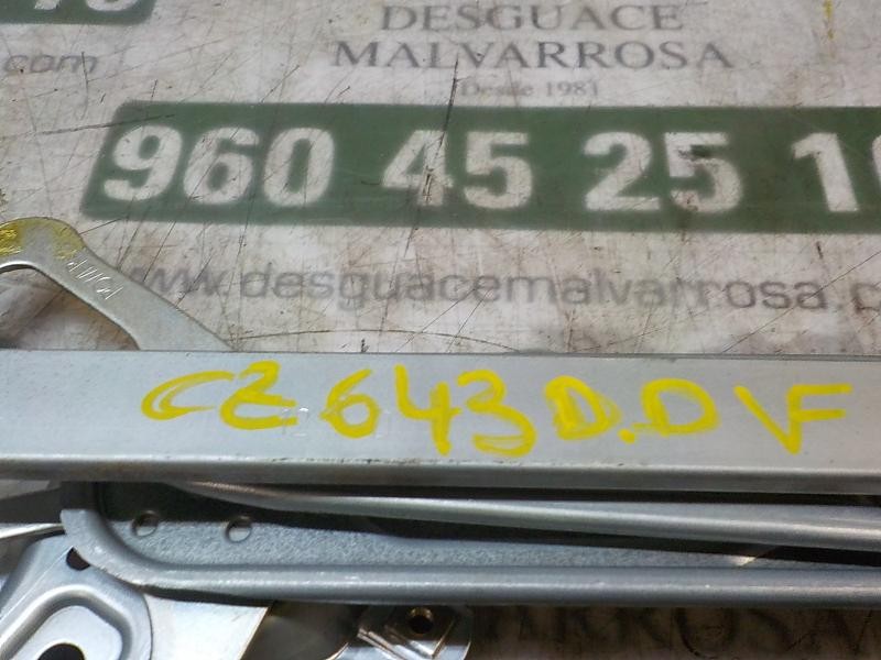 Recambio de elevalunas delantero derecho para toyota yaris 1.0 cat referencia OEM IAM 698100D300  