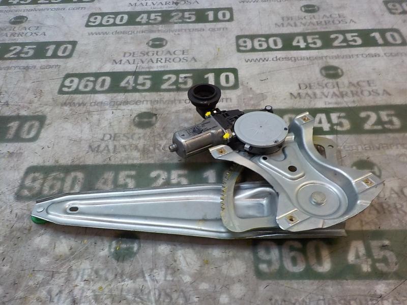 Recambio de elevalunas trasero derecho para toyota yaris 1.0 cat referencia OEM IAM 698300D220  