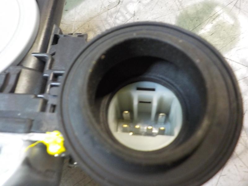 Recambio de elevalunas trasero izquierdo para toyota yaris 1.0 cat referencia OEM IAM 698400D220  