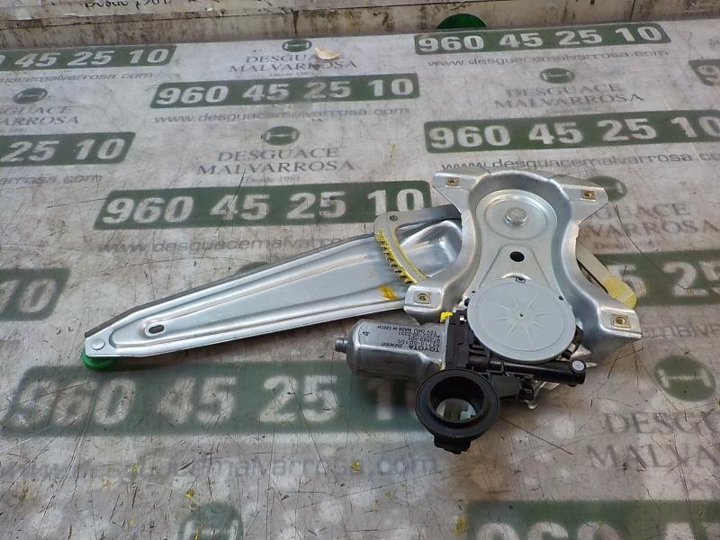 Recambio de elevalunas trasero izquierdo para toyota yaris 1.0 cat referencia OEM IAM 698400D220  