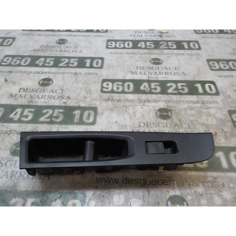 Recambio de mando elevalunas delantero derecho para toyota yaris 1.0 cat referencia OEM IAM 848100D030  