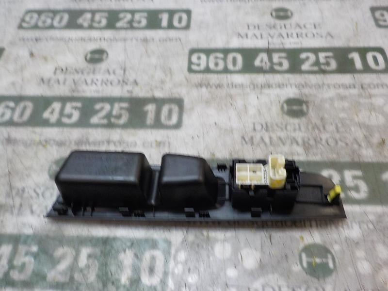 Recambio de mando elevalunas delantero derecho para toyota yaris 1.0 cat referencia OEM IAM 848100D030  