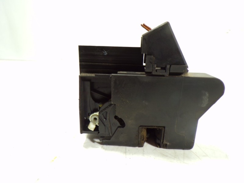 Recambio de cerradura puerta delantera derecha para dacia sandero 0.9 tce cat referencia OEM IAM 805026897R  