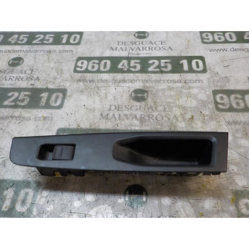 Recambio de mando elevalunas trasero izquierdo para toyota yaris 1.0 cat referencia OEM IAM 848100D030  