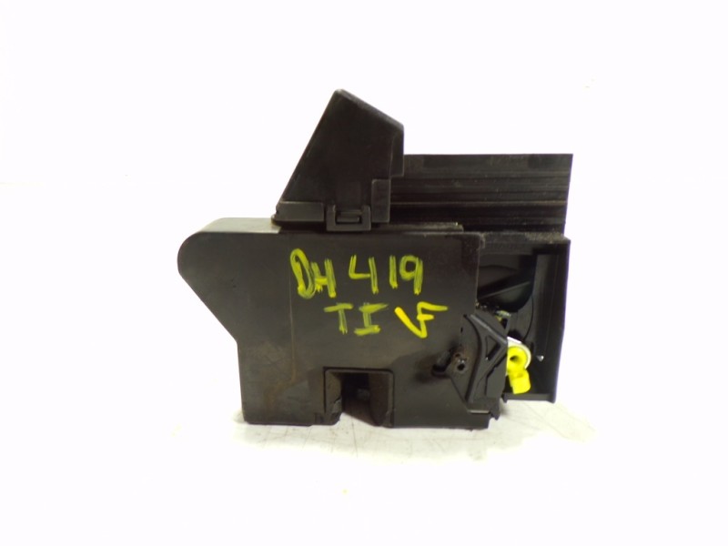 Recambio de cerradura puerta trasera izquierda para dacia sandero 0.9 tce cat referencia OEM IAM 825037563R  