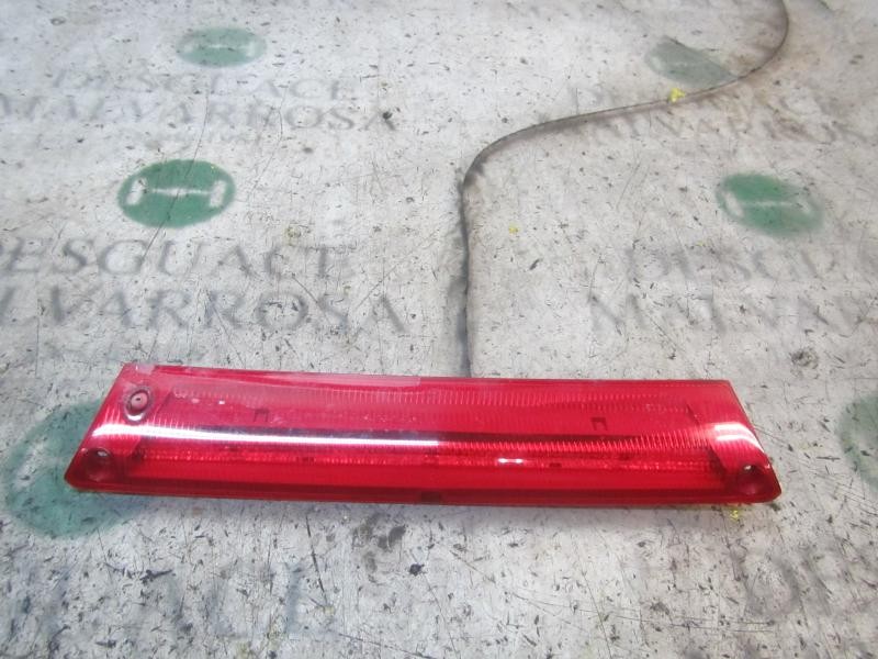 Recambio de piloto trasero central para ford fiesta (cb1) 1.25 16v cat referencia OEM IAM 2085739  