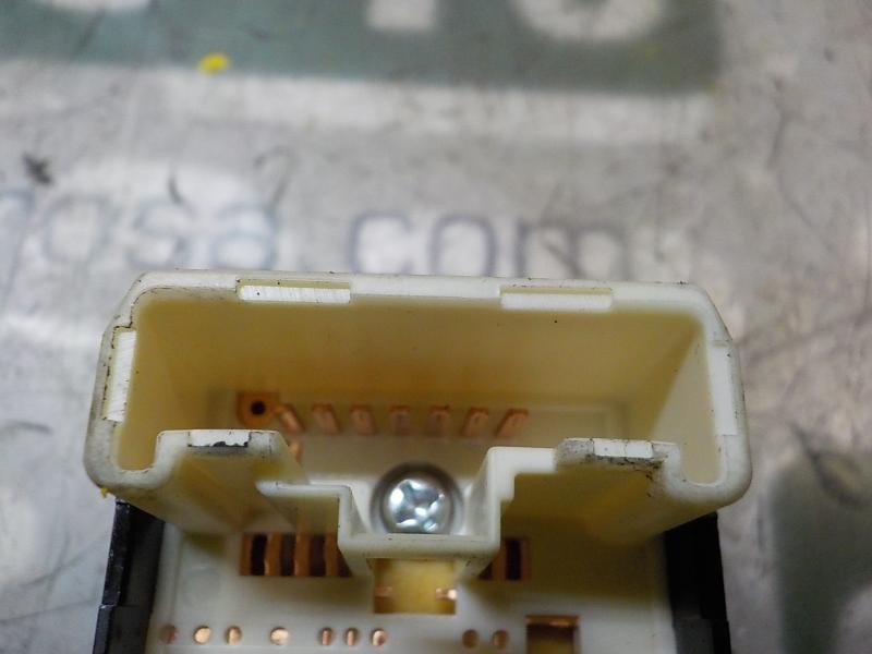 Recambio de mando retrovisor para toyota yaris 1.0 cat referencia OEM IAM 848700F010  