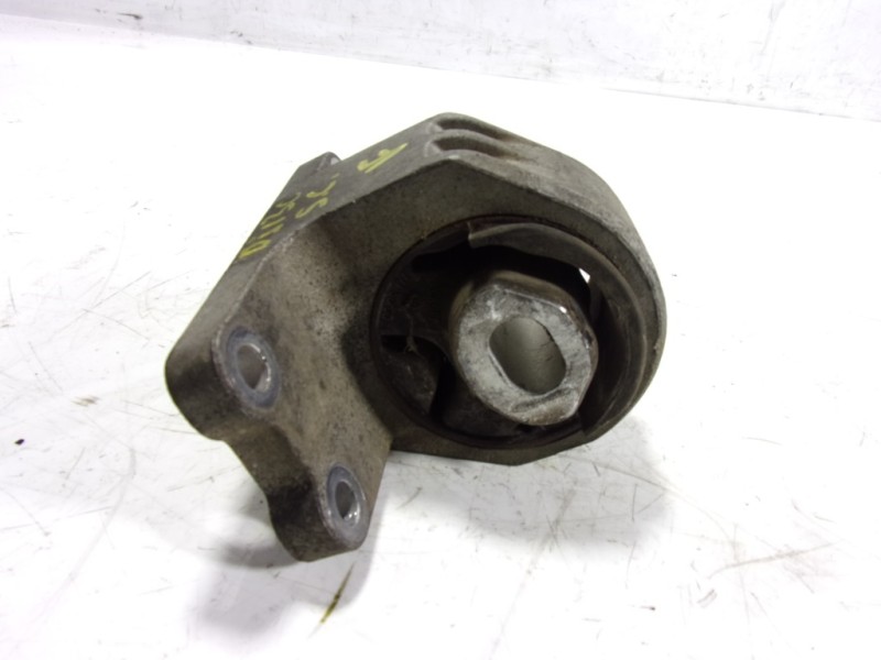 Recambio de soporte cambio para land rover discovery 4 tdv6 se referencia OEM IAM IAF500021  