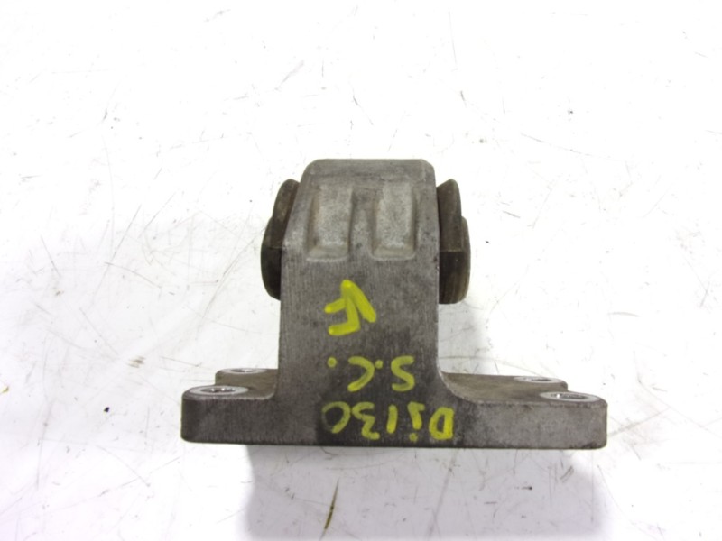 Recambio de soporte cambio para land rover discovery 4 tdv6 se referencia OEM IAM IAF500021  