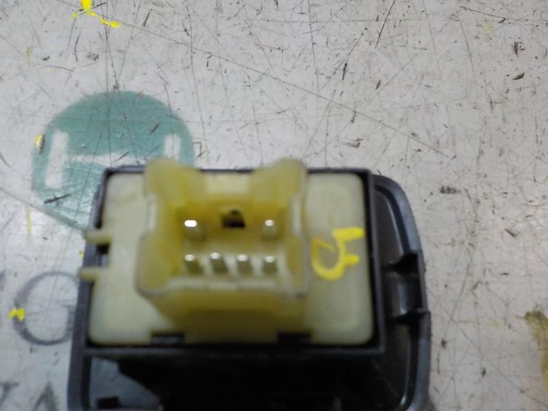 Recambio de mando elevalunas delantero derecho para dacia dokker express ambiance referencia OEM IAM 254217475R  