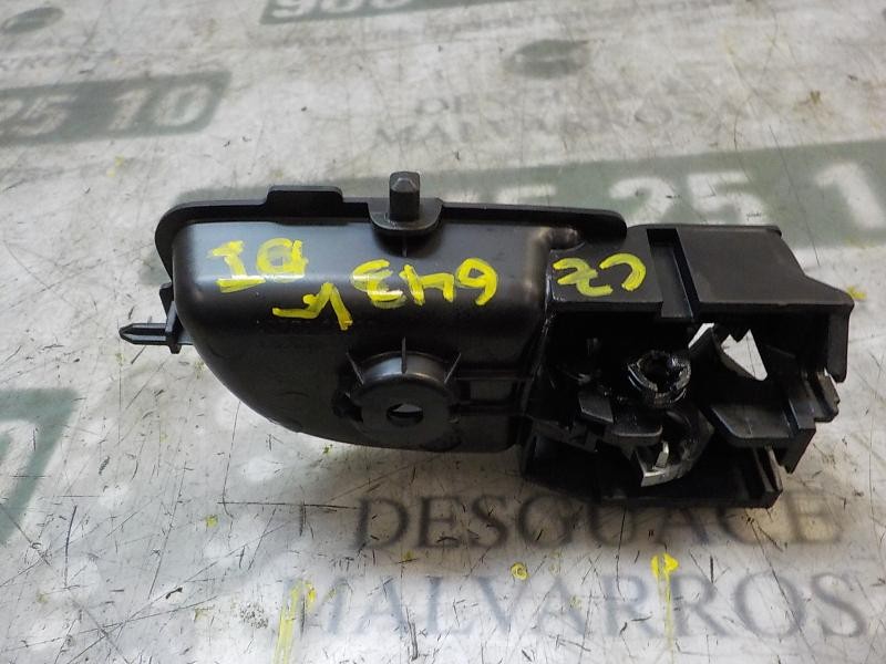 Recambio de maneta interior delantera izquierda para toyota yaris 1.0 cat referencia OEM IAM 6920602300C2  