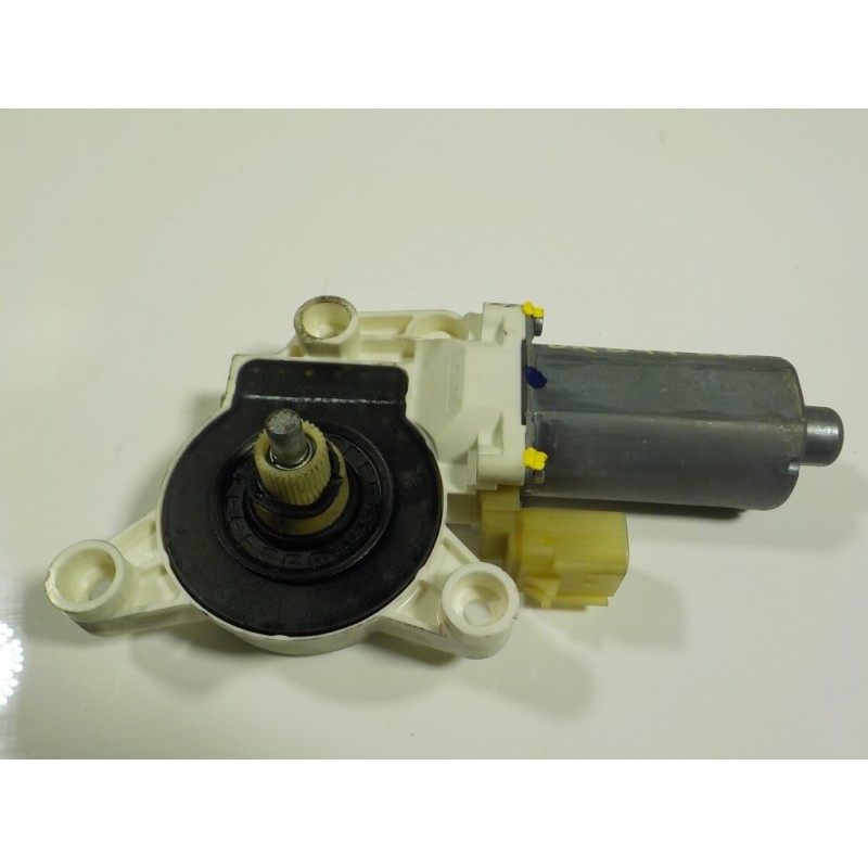Recambio de motor elevalunas delantero derecho para chrysler sebring berlina 2.0 crd cat referencia OEM IAM  05155522AA 