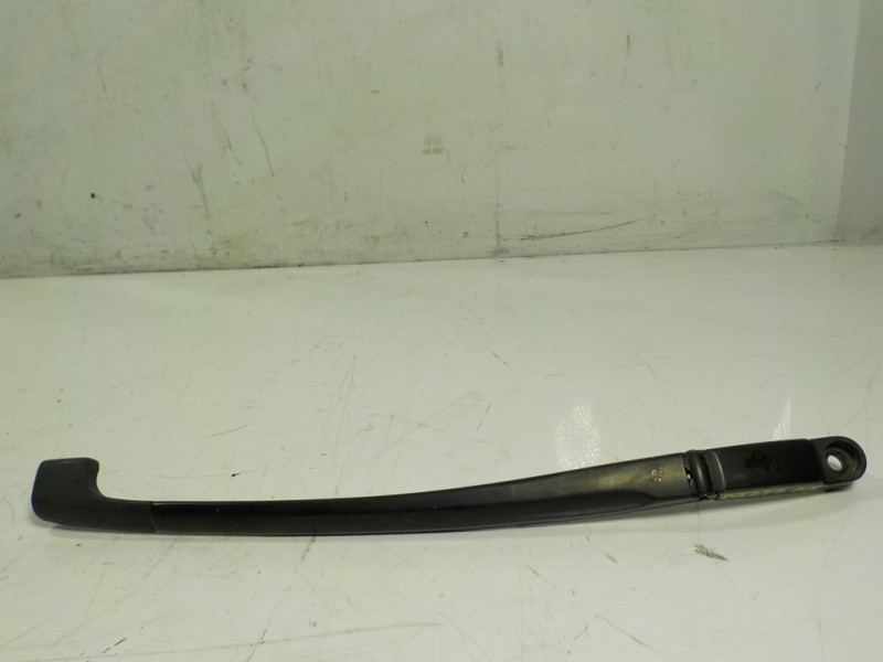 Recambio de brazo limpia delantero izquierdo para volkswagen touareg (7la) tdi r5 referencia OEM IAM 7L6955407B  