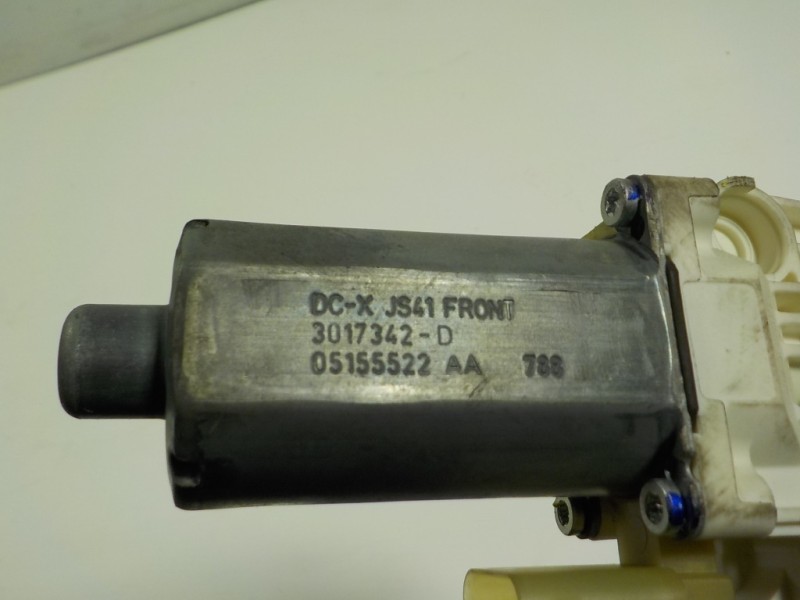 Recambio de motor elevalunas delantero derecho para chrysler sebring berlina 2.0 crd cat referencia OEM IAM  05155522AA 