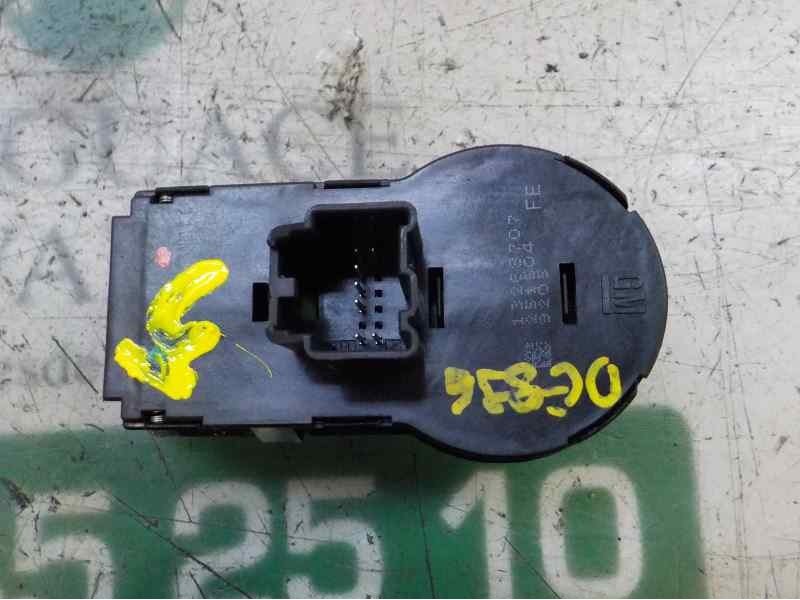 Recambio de mando luces para opel insignia berlina sport 4x4 referencia OEM IAM 22901659 13268707 