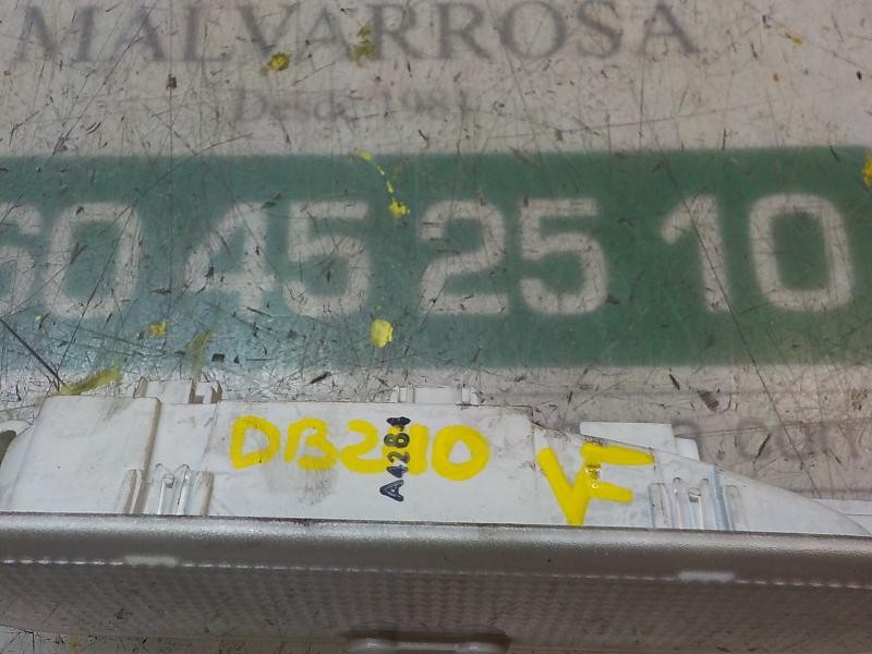 Recambio de piloto interior para dacia dokker express ambiance referencia OEM IAM 8200074362  