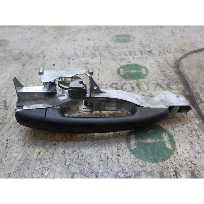 Recambio de maneta exterior delantera derecha para peugeot partner kombi 1.6 16v hdi cat referencia OEM IAM   