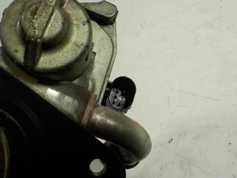 Recambio de valvula egr para seat leon (5f1) reference referencia OEM IAM 04L131501S 04L131501S 234338