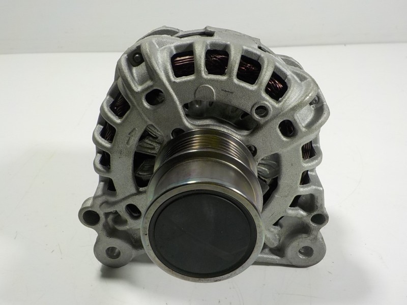 Recambio de alternador para audi a1 sportback (gba) 1.0 tfsi referencia OEM IAM  04E903015A 