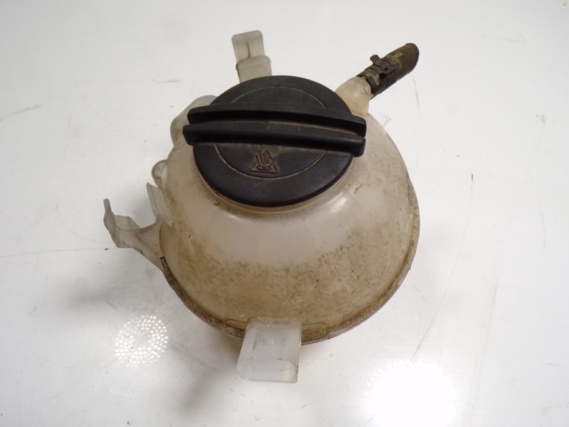 Recambio de deposito expansion para audi q3 (8u) 2.0 tdi referencia OEM IAM 1K0121407A  