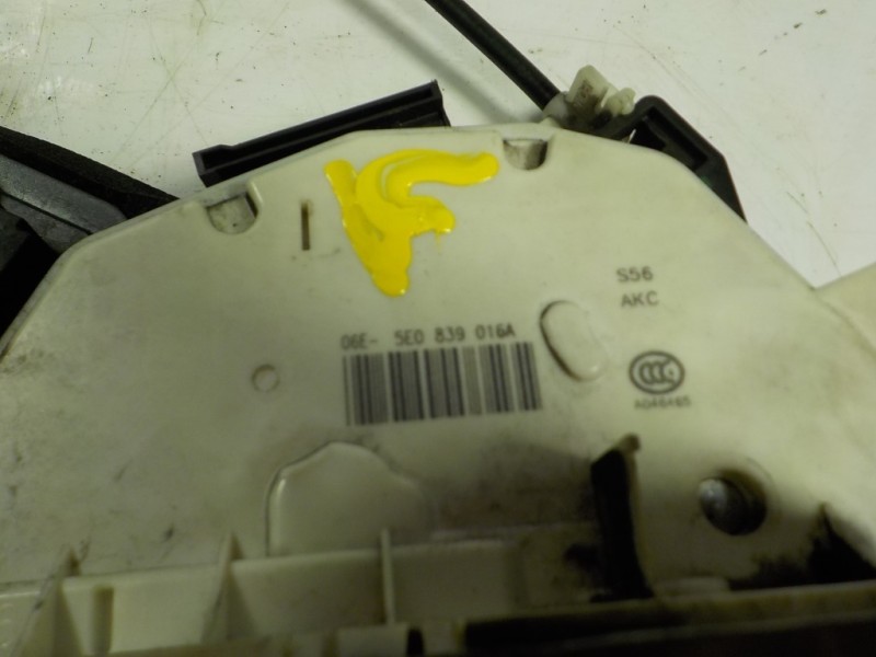 Recambio de cerradura puerta trasera derecha para seat toledo (kg3) 1.6 tdi referencia OEM IAM 5E0839016A 5E0839016A 