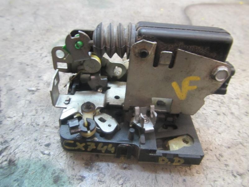 Recambio de cerradura puerta delantera derecha para iveco daily caja abierta 2.3 diesel cat referencia OEM IAM   