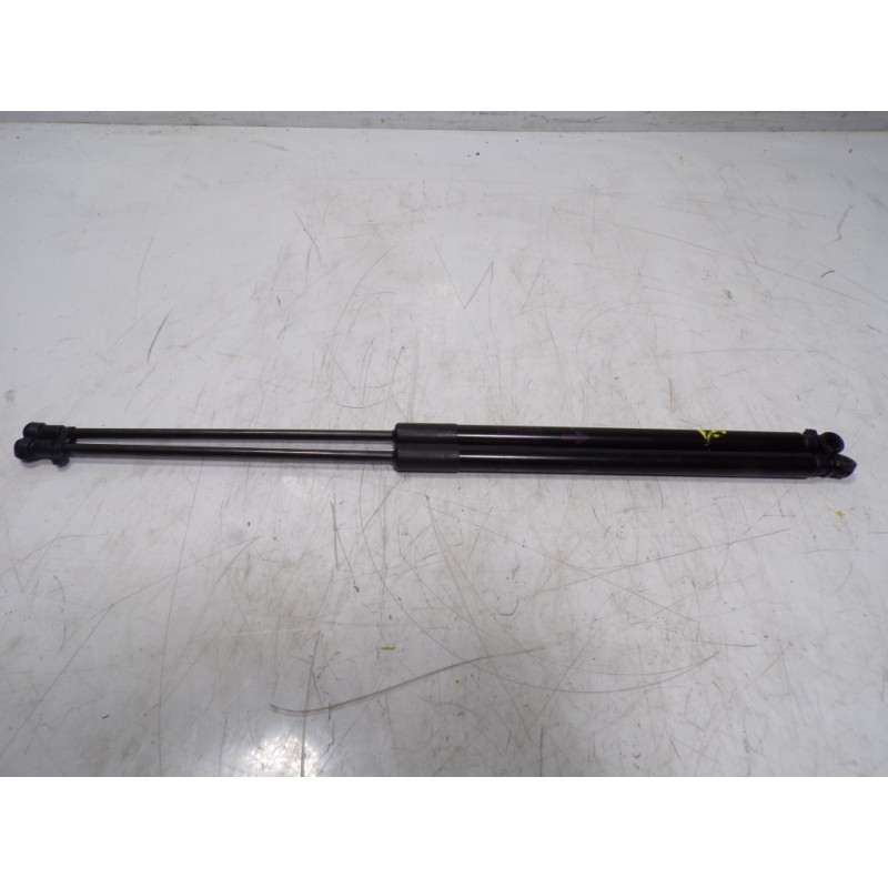 Recambio de amortiguadores maletero / porton para toyota aygo 1.0 vvti referencia OEM IAM 689500H030  