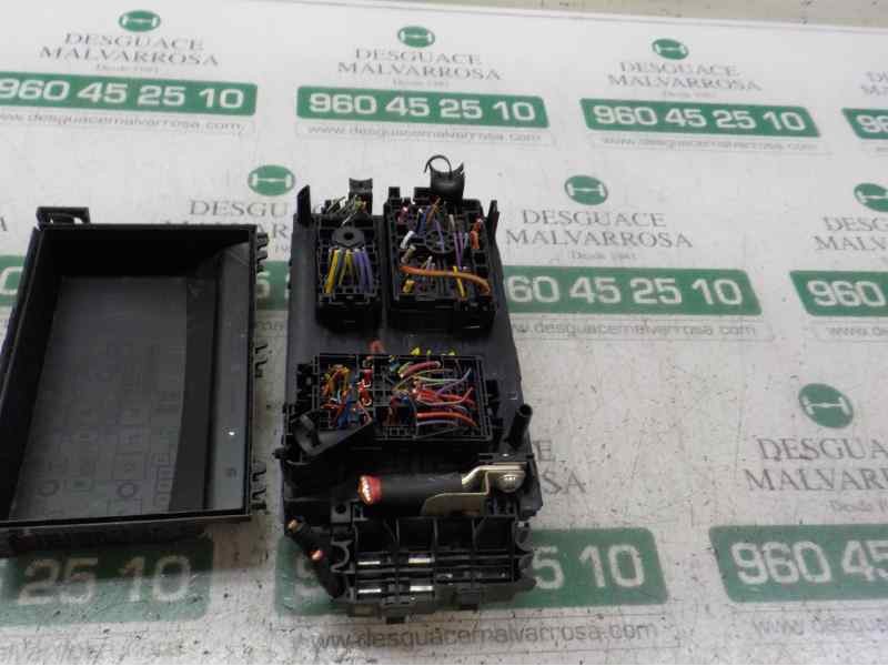 Recambio de caja reles / fusibles para opel astra j lim. 2.0 16v cdti referencia OEM IAM 13343767  