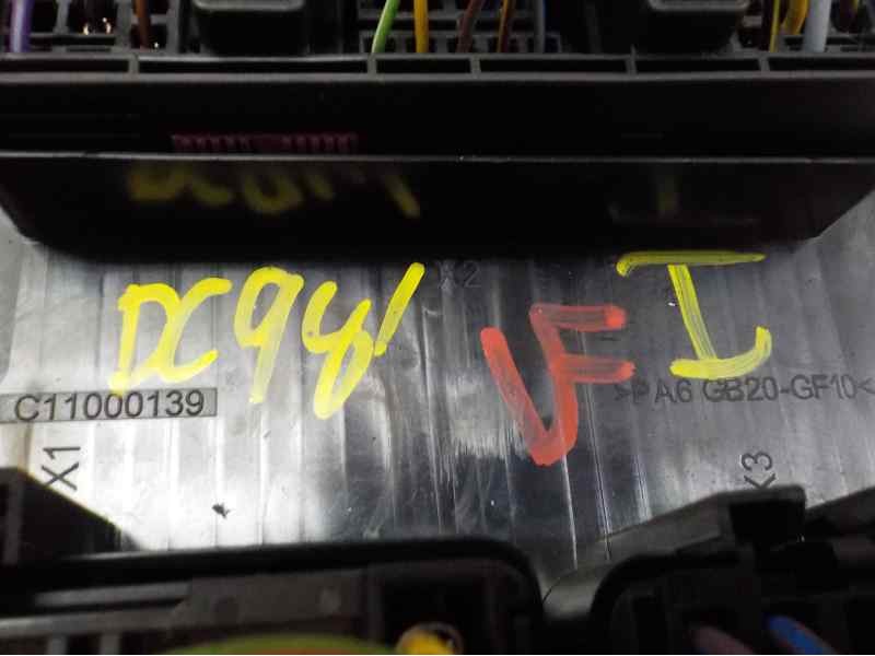 Recambio de caja reles / fusibles para opel astra j lim. 2.0 16v cdti referencia OEM IAM 13343767  