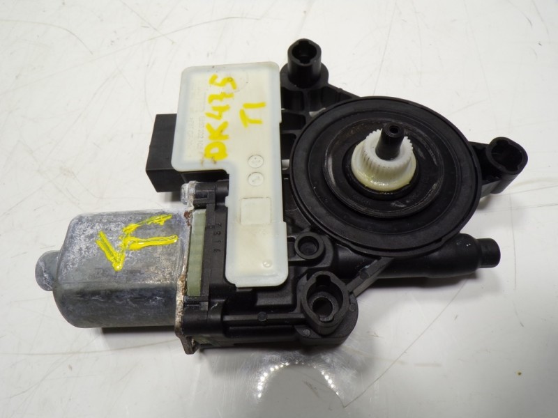 Recambio de motor elevalunas trasero izquierdo para cupra formentor 1.5 tsi referencia OEM IAM 5Q0959407D 5Q0959407D 