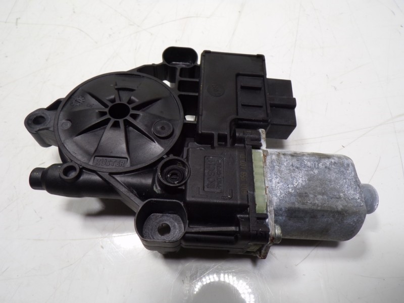 Recambio de motor elevalunas trasero izquierdo para cupra formentor 1.5 tsi referencia OEM IAM 5Q0959407D 5Q0959407D 