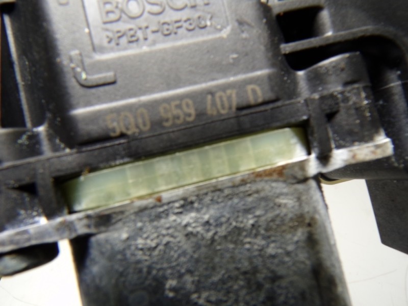 Recambio de motor elevalunas trasero izquierdo para cupra formentor 1.5 tsi referencia OEM IAM 5Q0959407D 5Q0959407D 