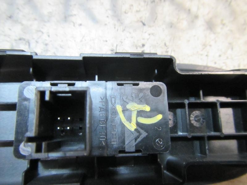Recambio de mando elevalunas delantero derecho para peugeot 308 sport referencia OEM IAM 649029  