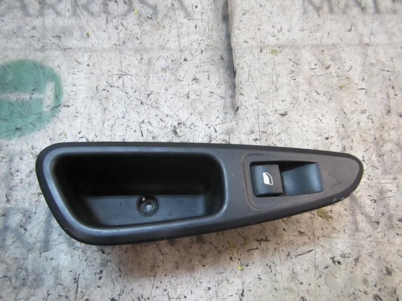 Recambio de mando elevalunas trasero izquierdo para peugeot 308 sport referencia OEM IAM 649031  