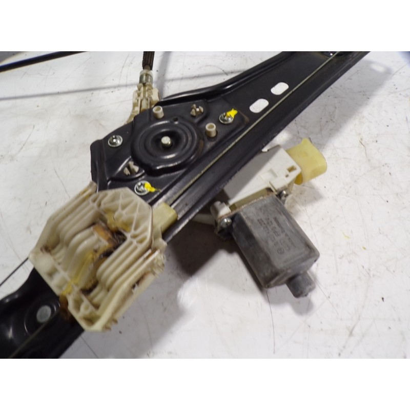 Recambio de elevalunas delantero derecho para bmw serie 3 berlina (e90) 2.0 cat referencia OEM IAM 51337140588 6927028 