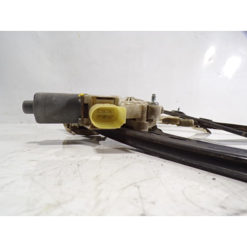 Recambio de elevalunas delantero izquierdo para bmw serie 3 berlina (e90) 2.0 cat referencia OEM IAM 51337140587 6927027 