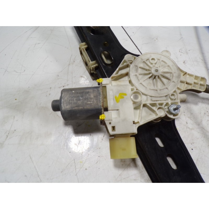 Recambio de elevalunas delantero izquierdo para bmw serie 3 berlina (e90) 2.0 cat referencia OEM IAM 51337140587 6927027 